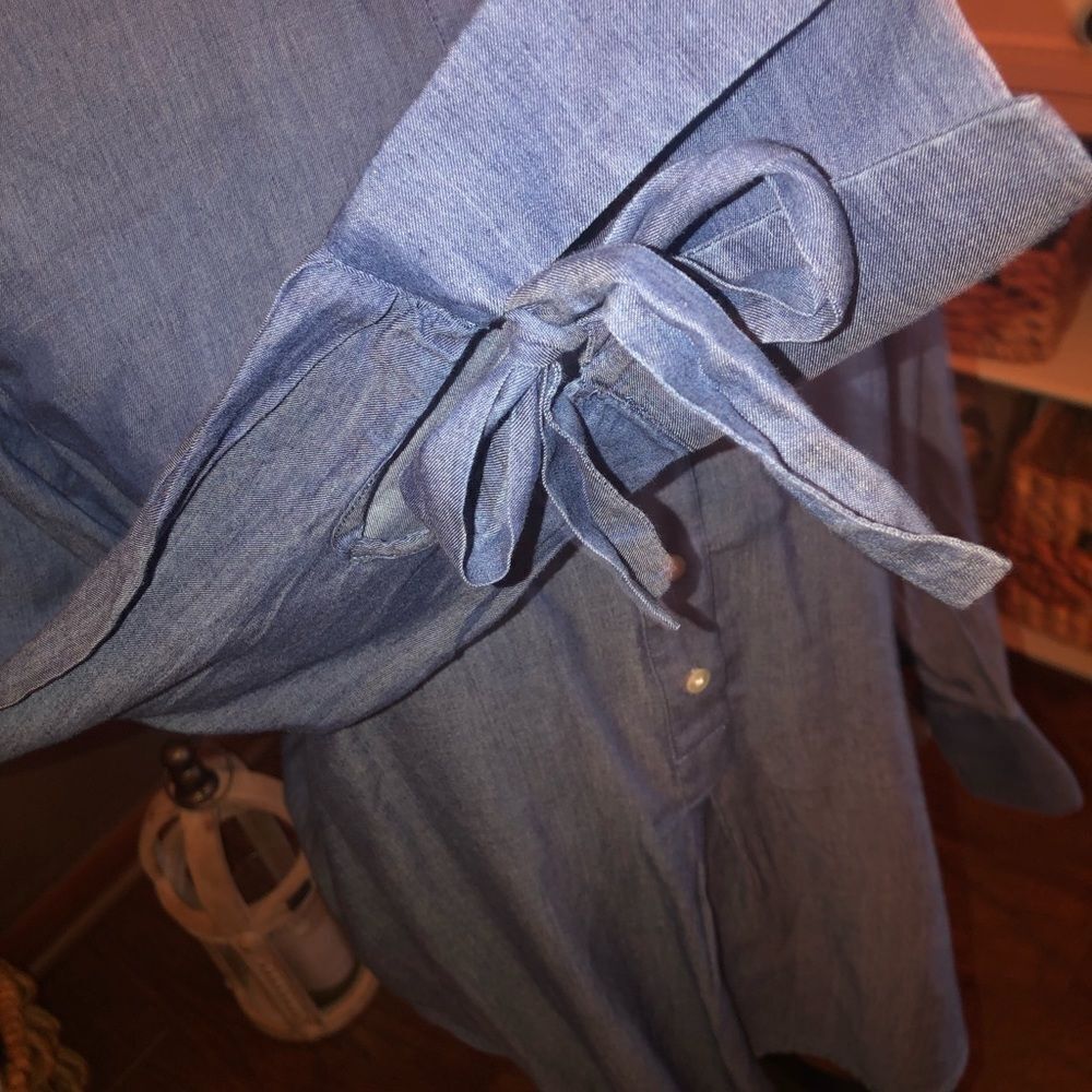Adorable Chambray Top XS - Picture 3 of 7